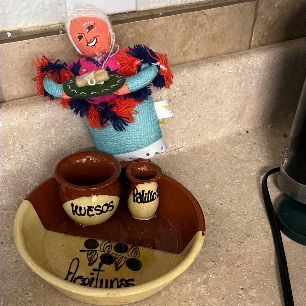 Handmade Mexican Ceramic Dip Set with Doll Accent - Brown & Cream